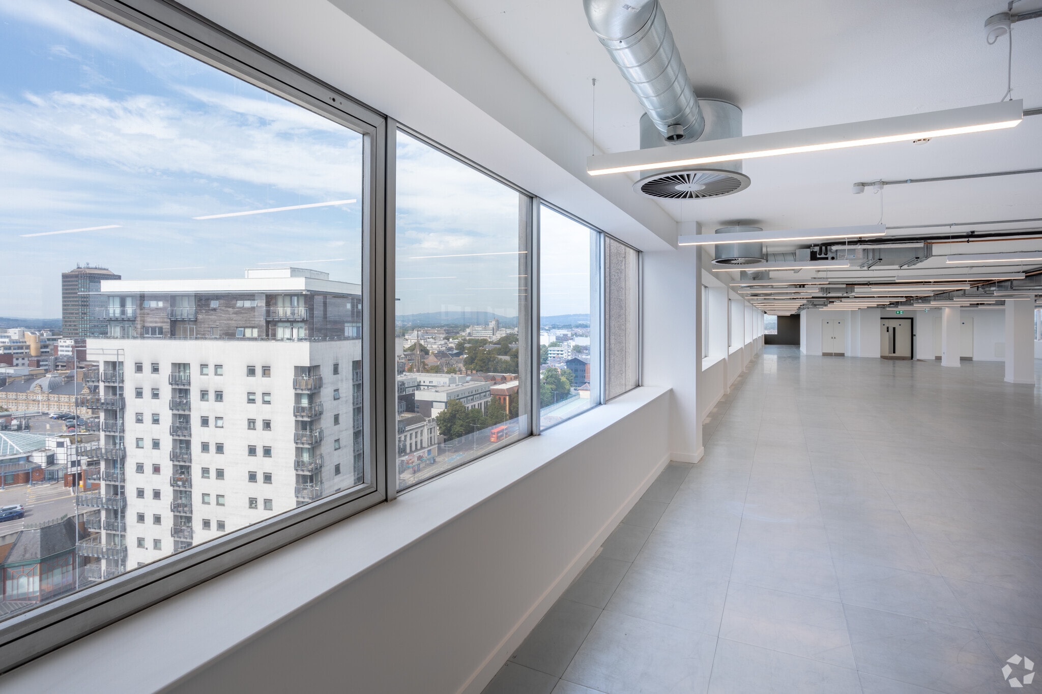 2 Fitzalan Rd, Cardiff to rent Interior Photo- Image 1 of 4