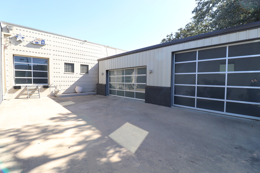 2336 Farrington St, Dallas, TX for sale - Building Photo - Image 1 of 20