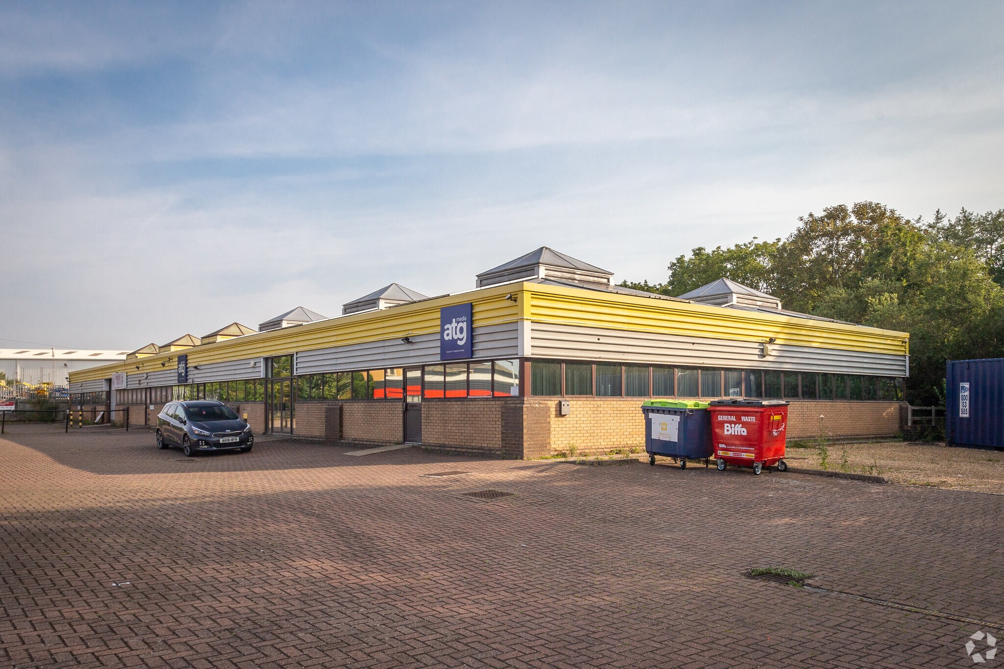 3-4 Milnyard Sq, Peterborough for sale Primary Photo- Image 1 of 1