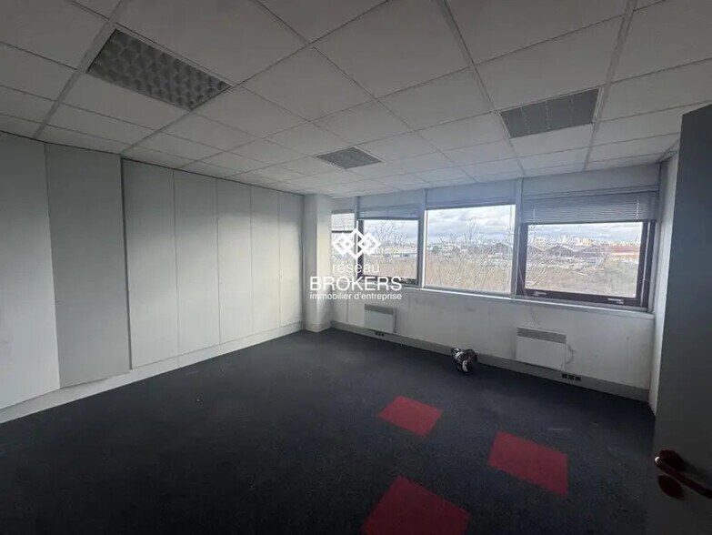 Office in Gennevilliers to rent - Interior Photo - Image 3 of 4