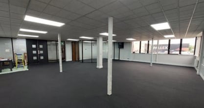 Luckyn Ln, Basildon to rent Interior Photo- Image 2 of 2