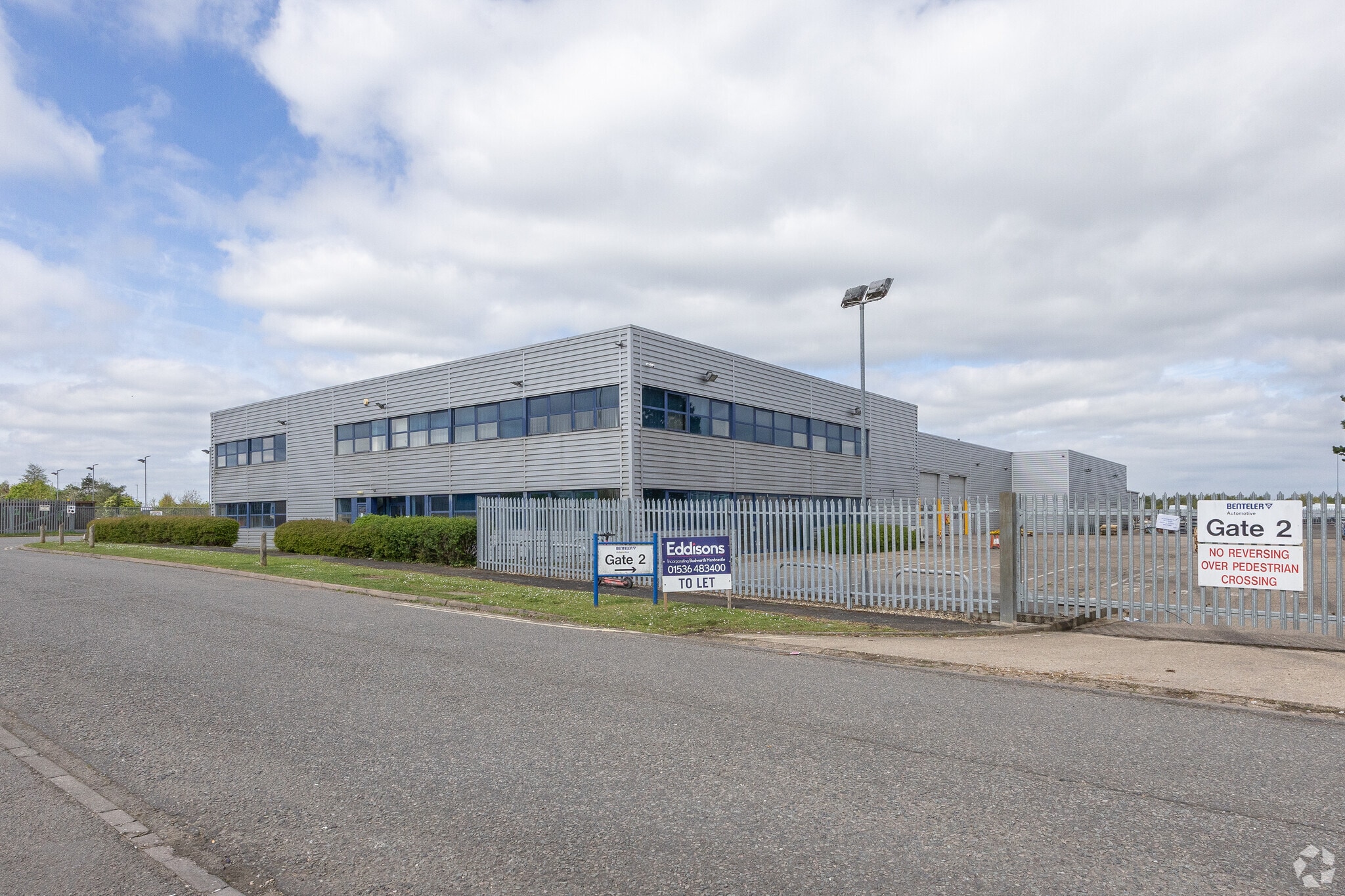 Pywell Rd, Corby for sale Primary Photo- Image 1 of 16