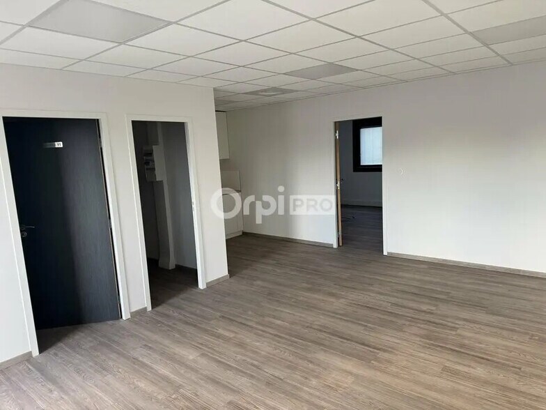 Office in Avignon to rent - Building Photo - Image 2 of 5
