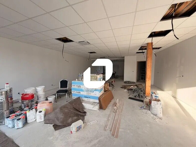 Retail in Mérignac to rent - Construction Photo - Image 3 of 9