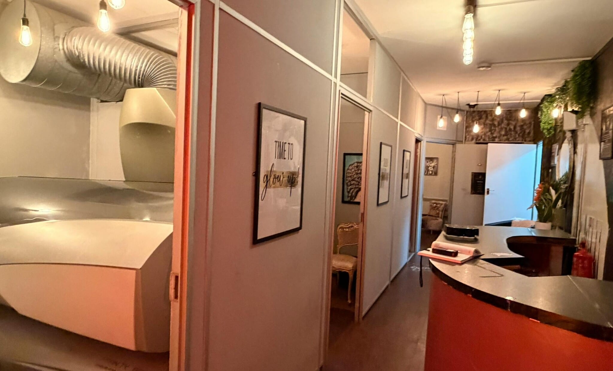 128 Carden Ave, Brighton to rent Interior Photo- Image 1 of 3
