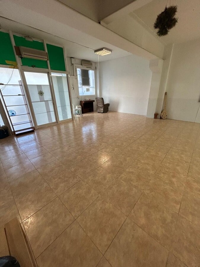 Terrassa, BAR 08225 - Unit 1 - - Interior Photo - Image 2 of 6