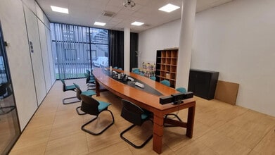 Office in Meudon to rent Interior Photo- Image 2 of 11