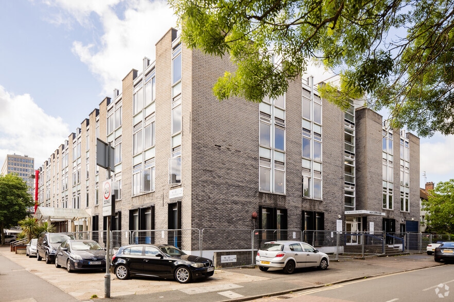 46-50 Coombe Rd, New Malden to rent - Primary Photo - Image 1 of 13