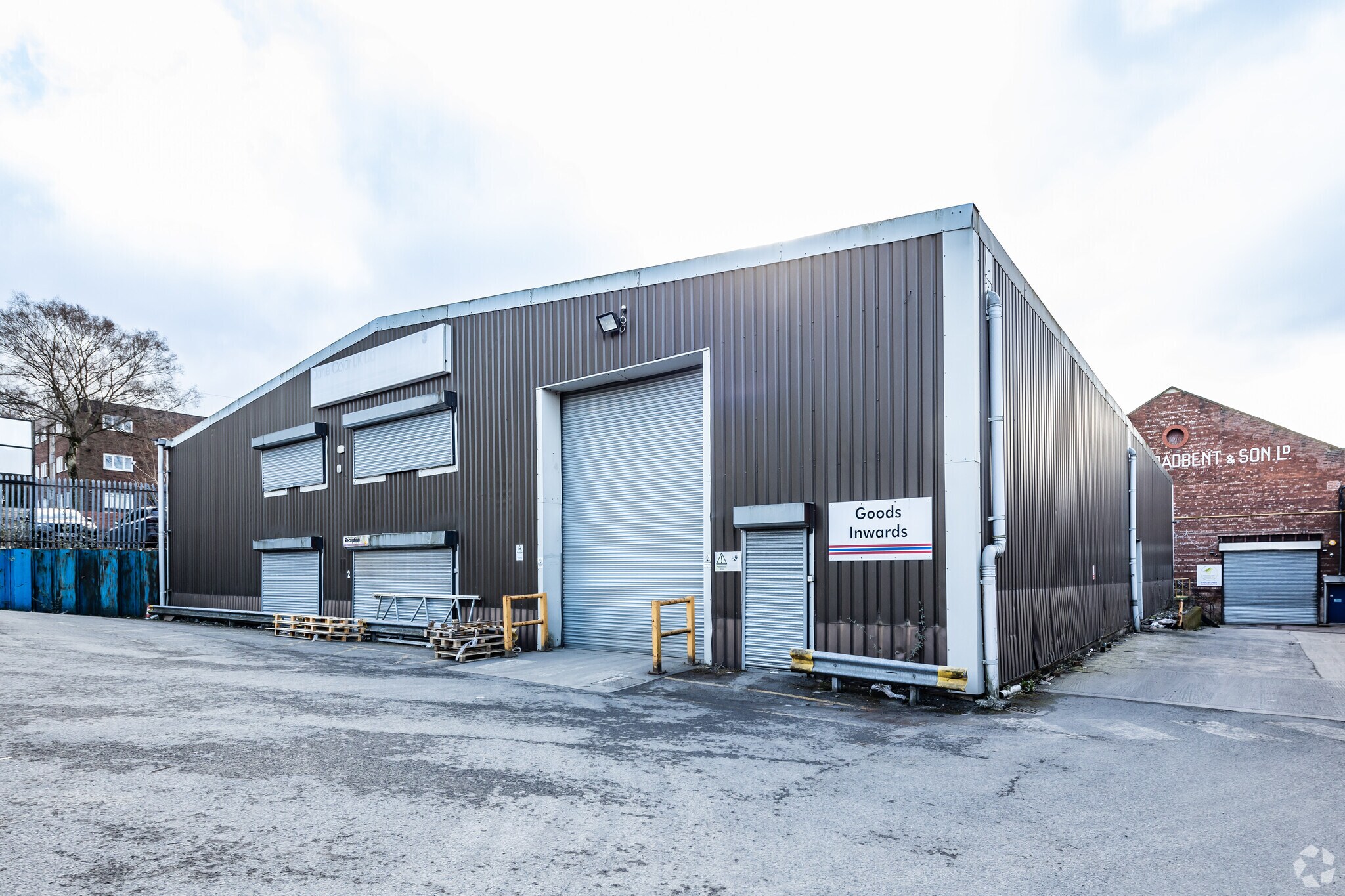 Stalybridge Industrial Estate, Stalybridge to rent Primary Photo- Image 1 of 6