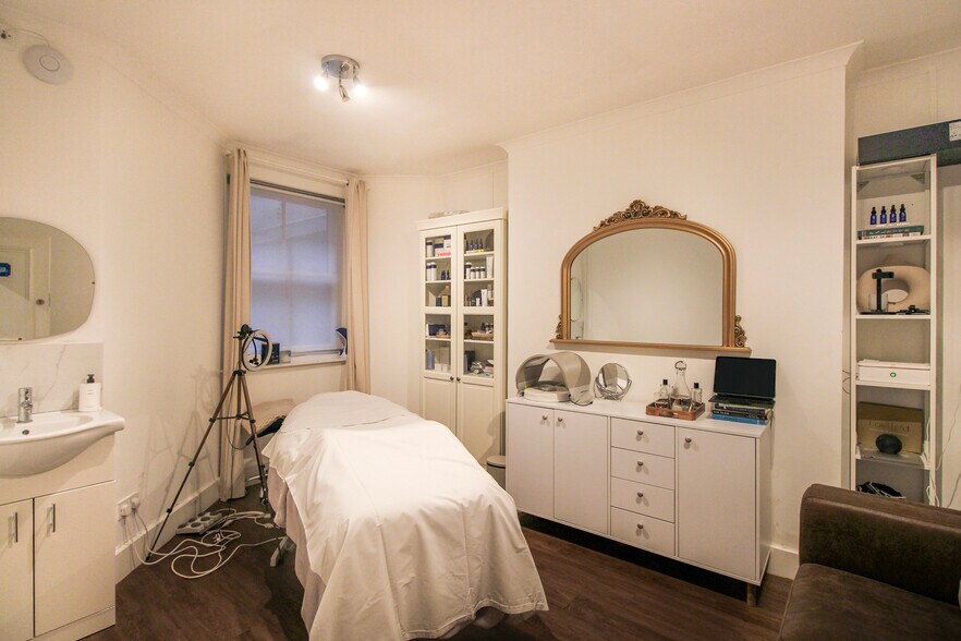 97 Mortimer St, London for sale - Interior Photo - Image 1 of 1