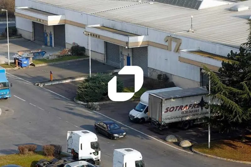 Light Industrial in Aulnay-sous-Bois to rent Building Photo- Image 1 of 3