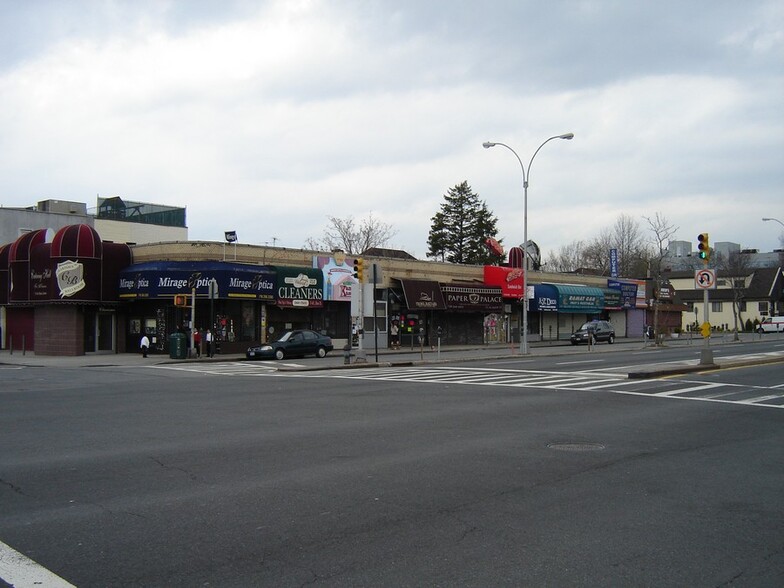 71-24-71-46 Main St, Flushing, NY for sale - Building Photo - Image 3 of 7