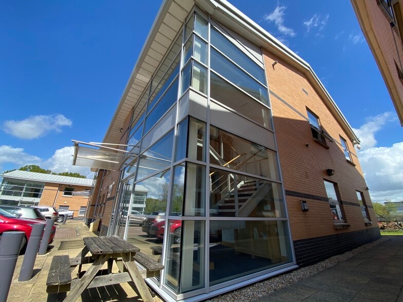 Solent Way, Fareham for sale - Primary Photo - Image 1 of 1