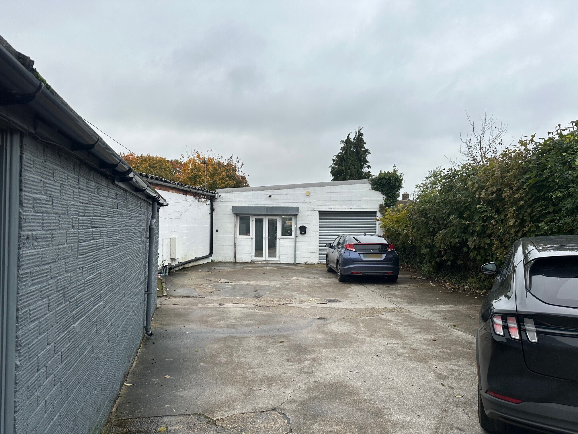 Old Crossroads Dairy, Holmer Green Road, Hazlemere to rent Primary Photo- Image 1 of 7