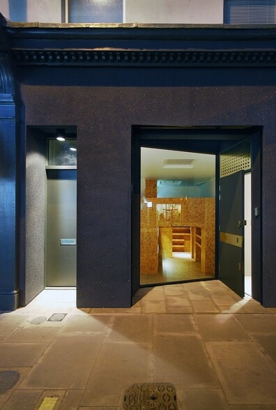 79 Askew Rd, London to rent - Building Photo - Image 3 of 8