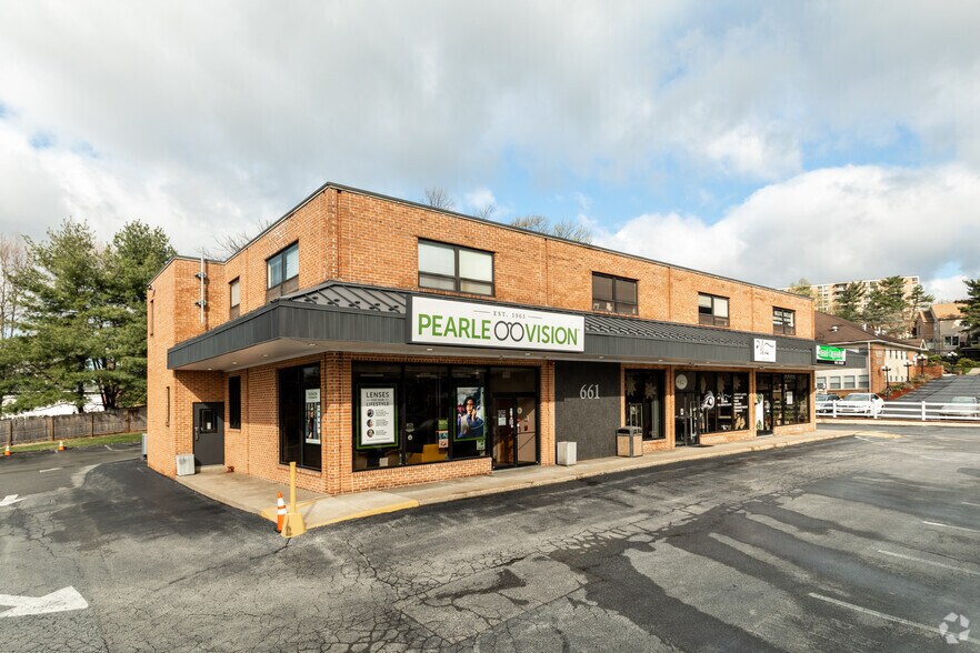 661 W Germantown Pike, Plymouth Meeting, PA for rent - Building Photo - Image 1 of 13