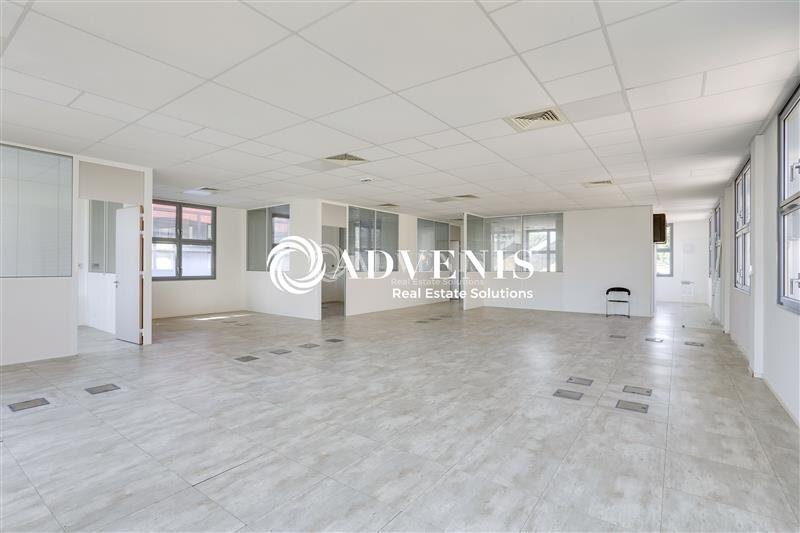 Office in Joinville-le-Pont to rent Interior Photo- Image 1 of 10