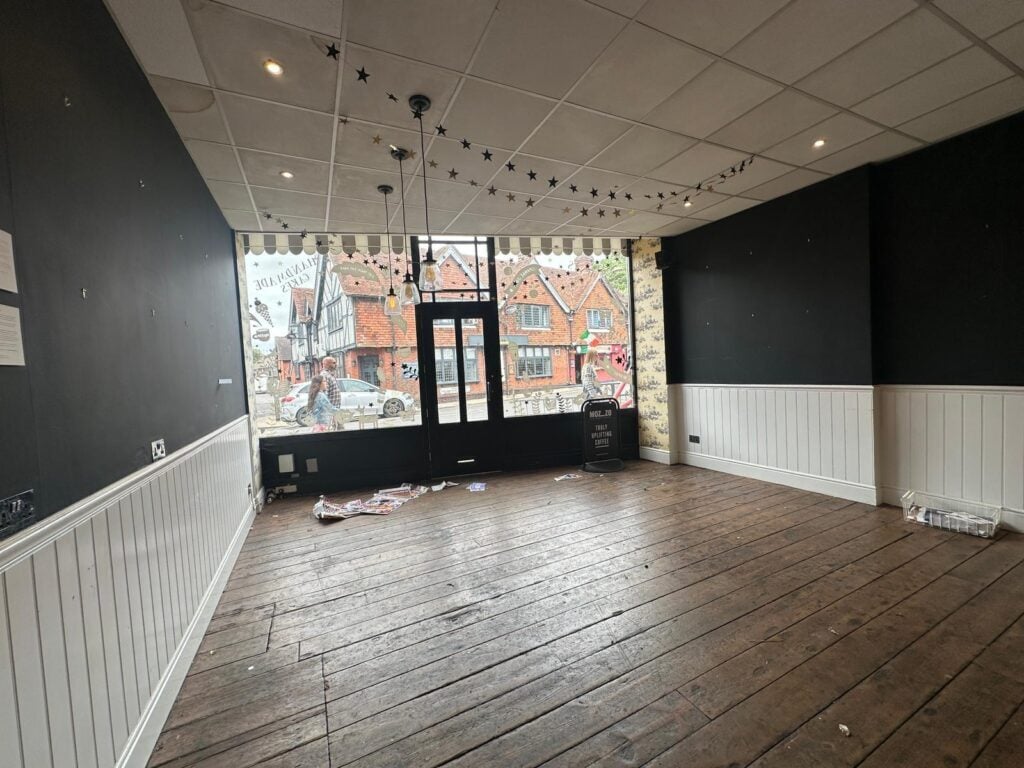 18-24 Bridge St, Winchester to rent Interior Photo- Image 1 of 5