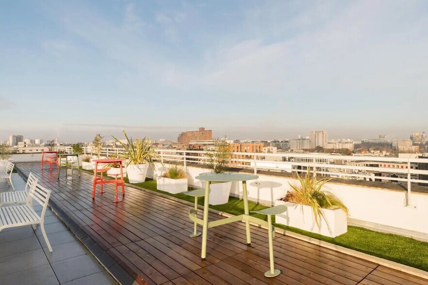 4 Rue Mozart, Clichy to rent - Building Photo - Image 3 of 17