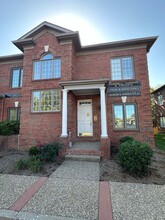 3036-3046 Breckenridge Ln, Louisville, KY for sale Building Photo- Image 1 of 11