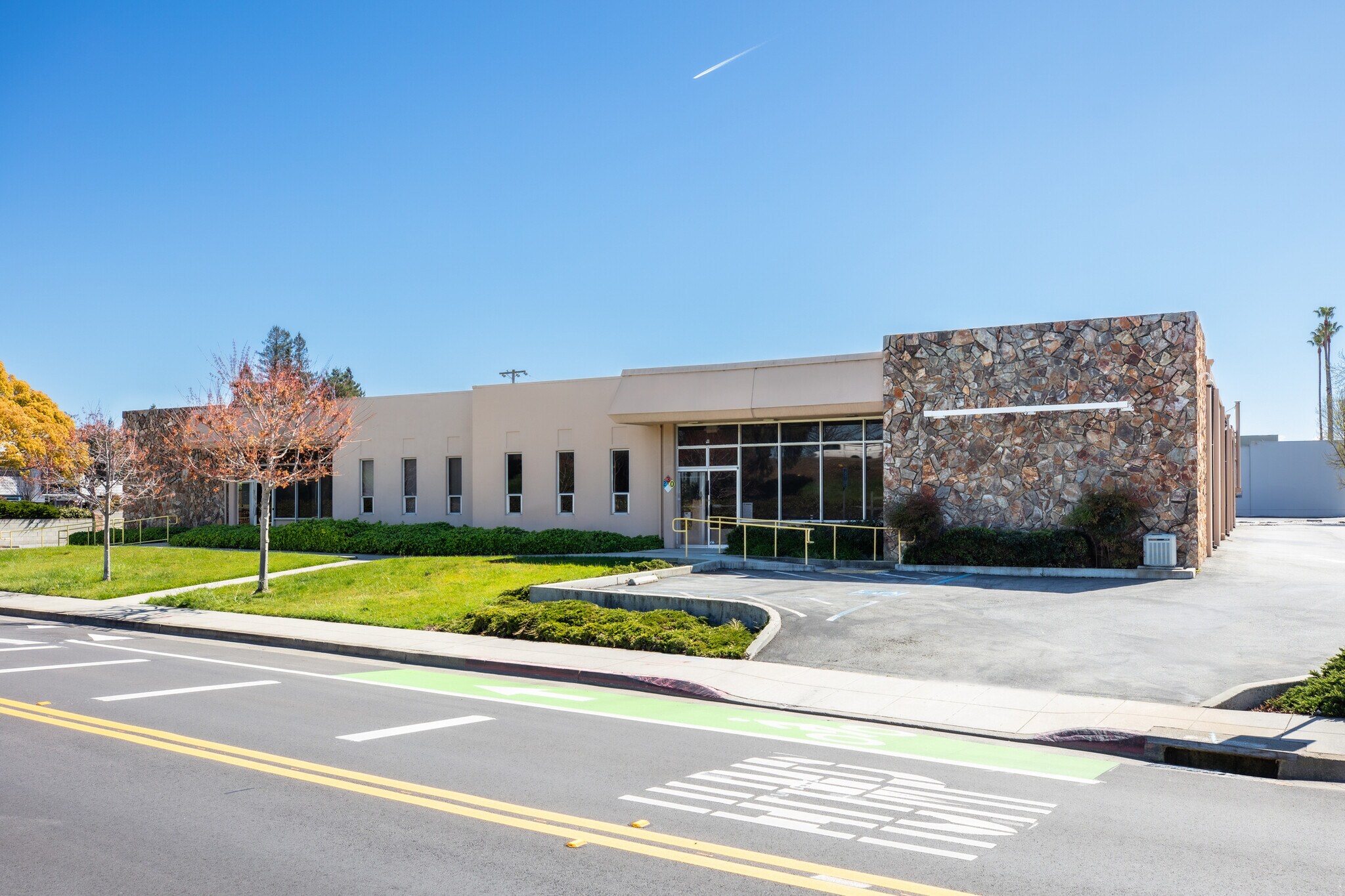 411-415 Fairchild Dr, Mountain View, CA for sale Building Photo- Image 1 of 1
