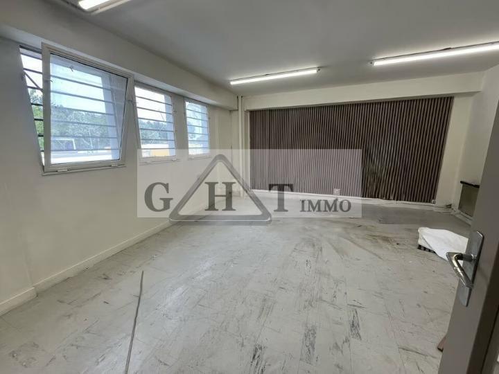 Industrial in Gonesse to rent - Interior Photo - Image 3 of 3