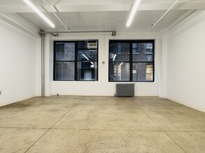 252 W 38th St, New York, NY for rent Building Photo- Image 1 of 5