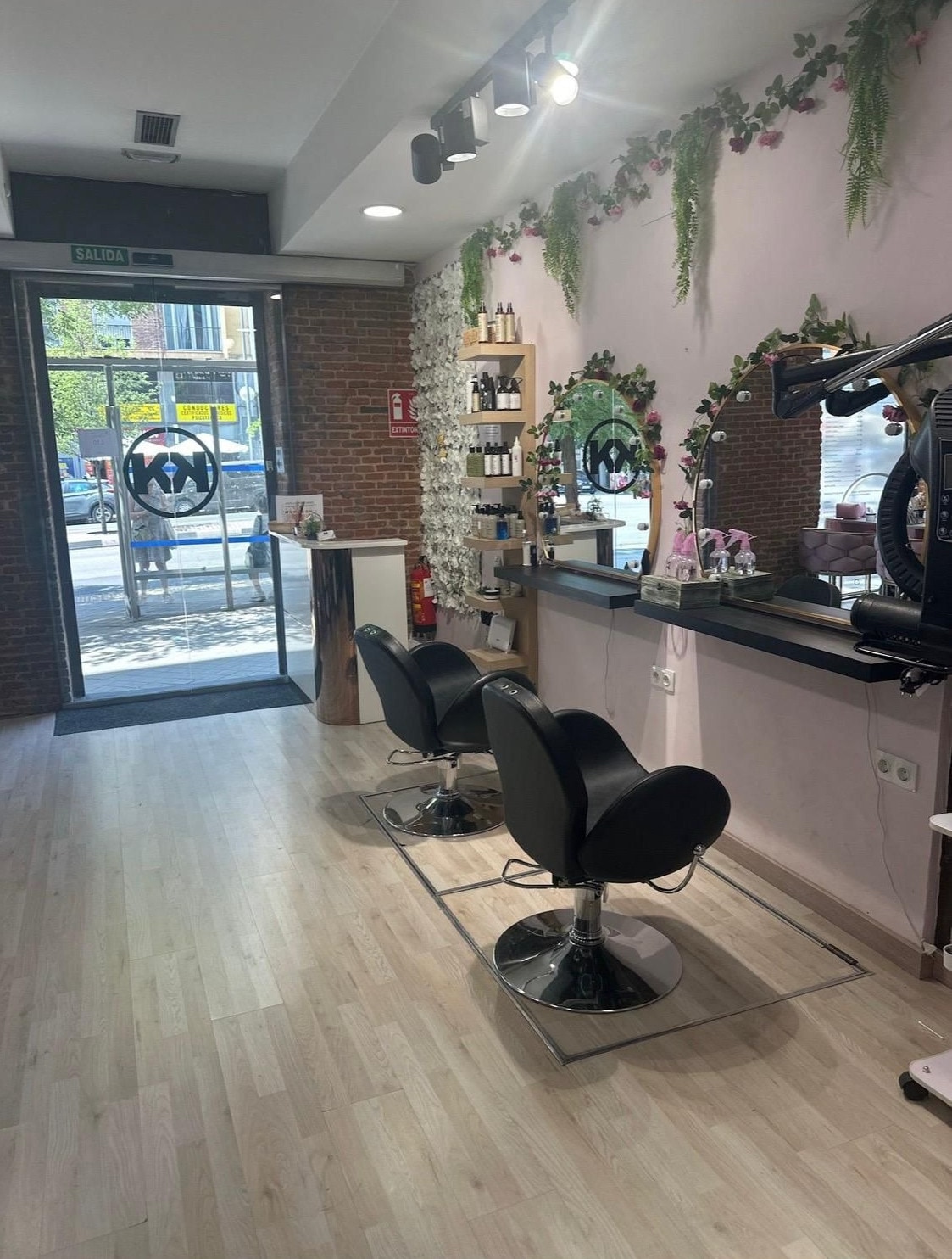 Retail in Madrid, Madrid to rent Primary Photo- Image 1 of 3