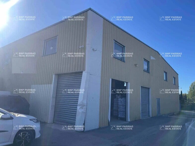 Office in Velaux to rent - Building Photo - Image 2 of 13