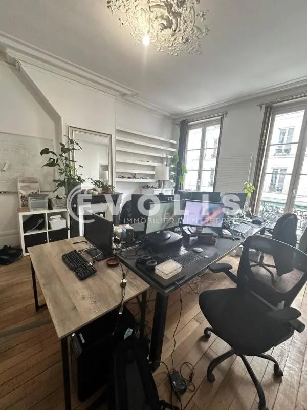 Location Bureaux 136 m² - Photo 1
