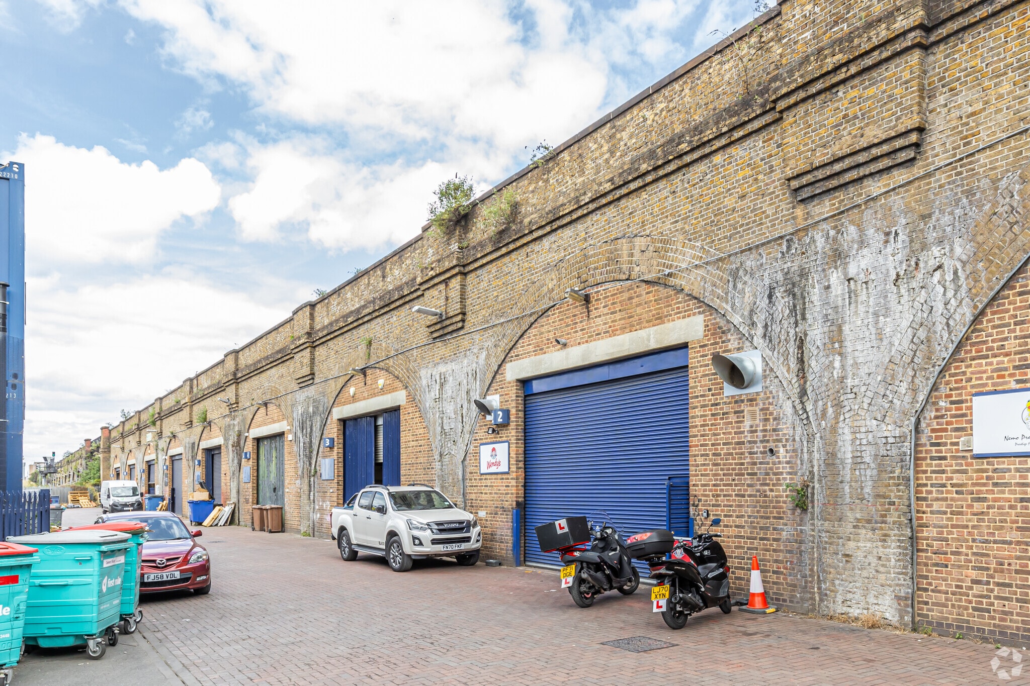 Trundleys Rd, London to rent Primary Photo- Image 1 of 6