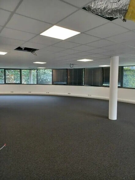 Office in Mérignac to rent - Building Photo - Image 2 of 11