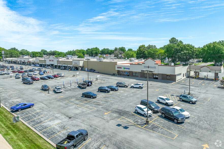 1994-2022 1st Street A, Moline, IL for rent - Aerial - Image 3 of 9