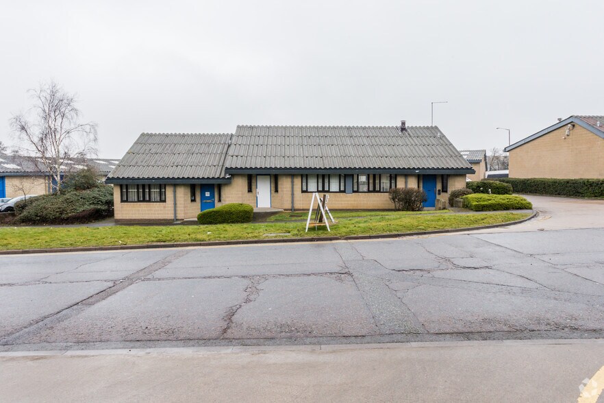 1-2 Stafford Pl, Northampton to rent - Building Photo - Image 3 of 4