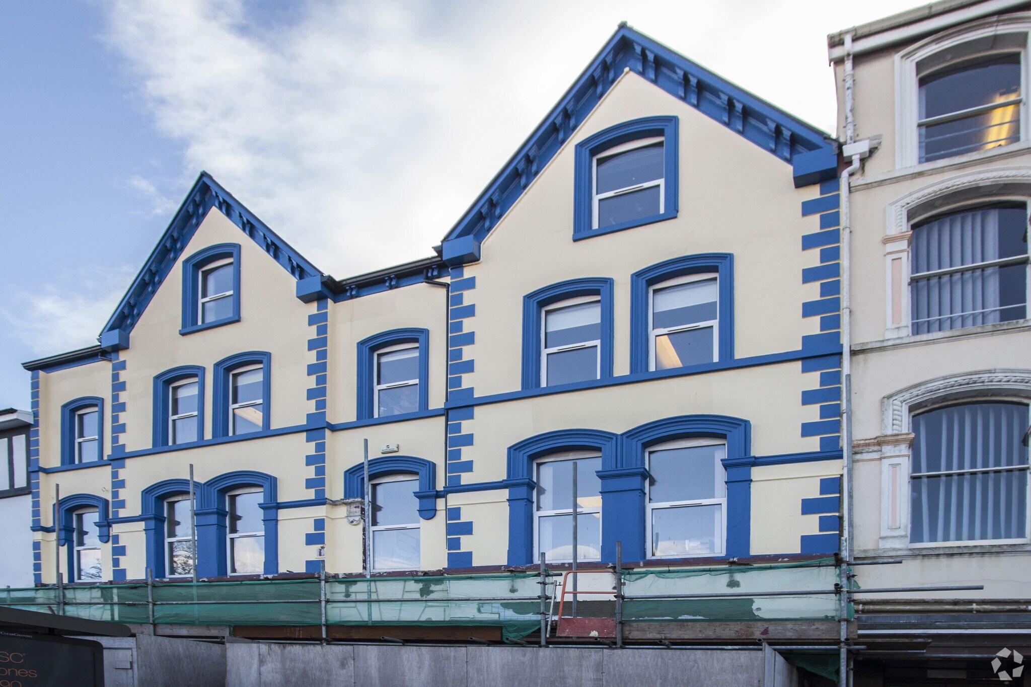 24 Walter Rd, Swansea for sale Primary Photo- Image 1 of 1