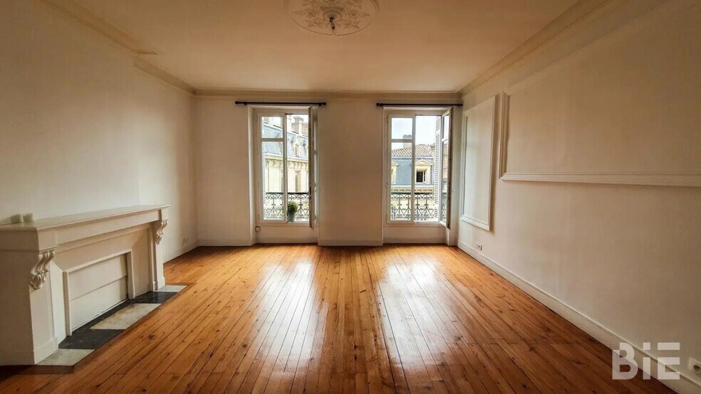 Office in Bordeaux to rent - Interior Photo - Image 3 of 11