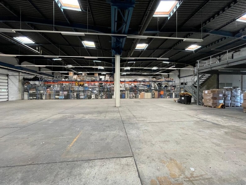 Office in Le Blanc-Mesnil to rent - Building Photo - Image 2 of 16