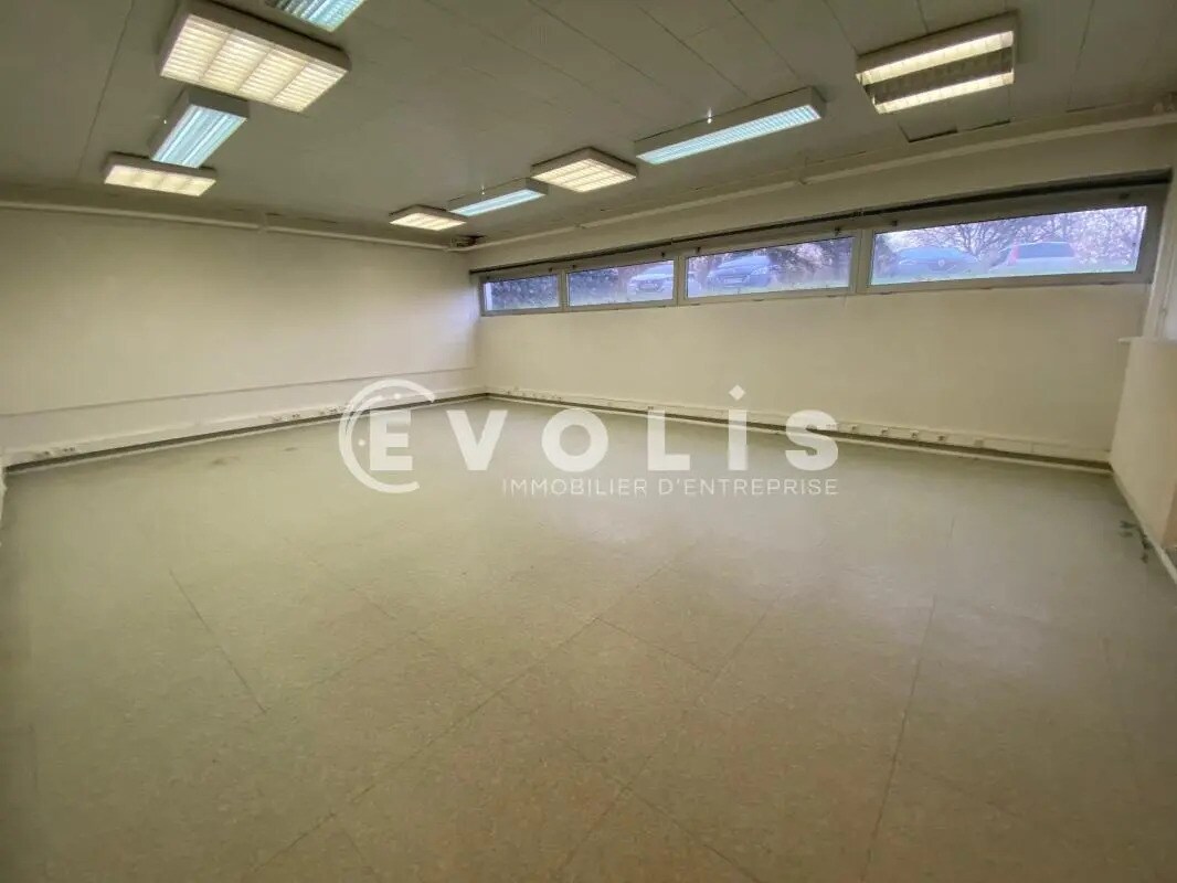 Office in Amiens to rent Building Photo- Image 1 of 3
