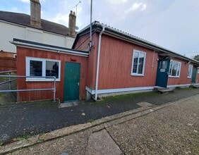 8 Blind Ln, Wimborne to rent Building Photo- Image 1 of 3