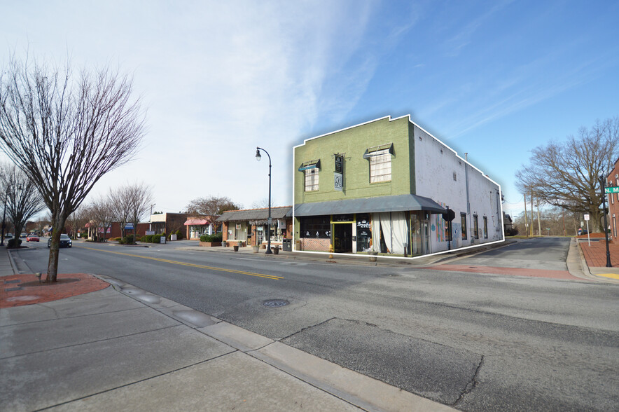 221 N Main St, Kernersville, NC for sale - Building Photo - Image 1 of 1