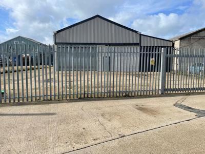 Vicarage Ln, Rochester to rent - Building Photo - Image 2 of 2
