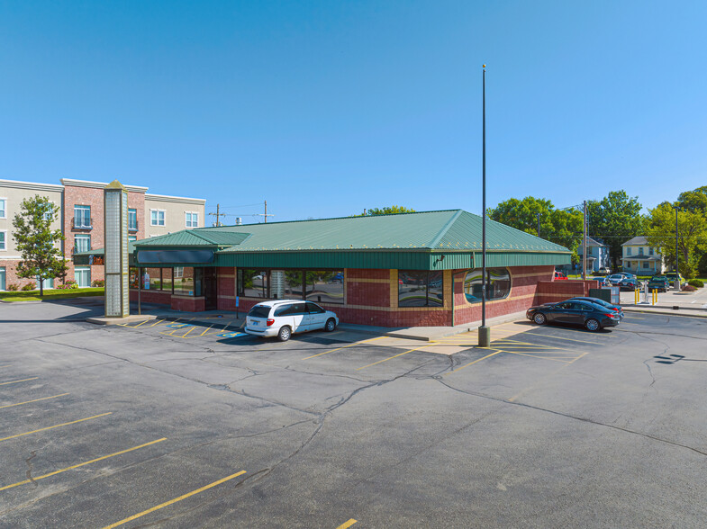 1012-1014 Commercial St, Emporia, KS for rent - Building Photo - Image 3 of 8