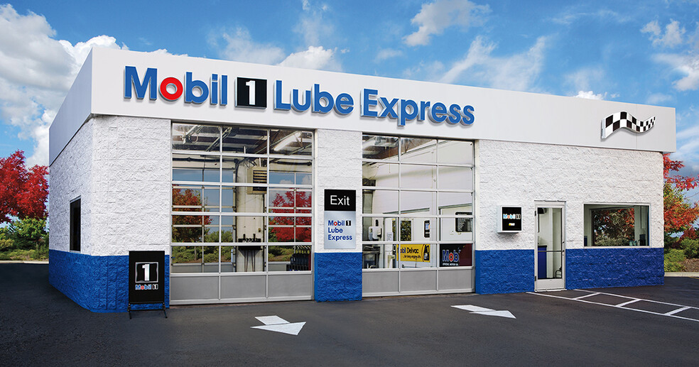 Mobil 1 Lube Express portfolio of 7 properties for sale on LoopNet.co.uk - Building Photo - Image 1 of 8