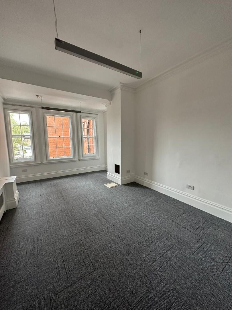 100 Hammersmith Rd, London to rent Interior Photo- Image 1 of 6