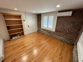 61 Roseland St, Somerville, MA for rent Interior Photo- Image 2 of 4