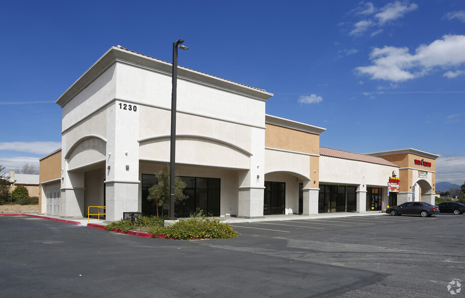 1230 W Foothill Blvd, Rialto, CA for rent - Building Photo - Image 3 of 4