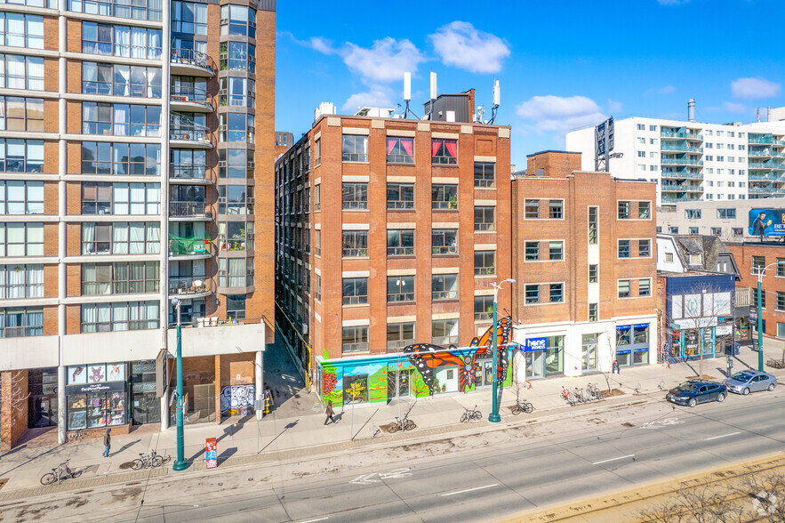 192 Spadina Ave, Toronto, ON for rent - Primary Photo - Image 1 of 5