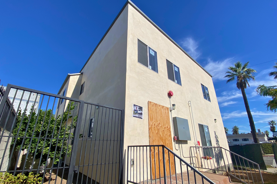 2071 W Washington Blvd, Los Angeles, CA for rent - Building Photo - Image 3 of 4