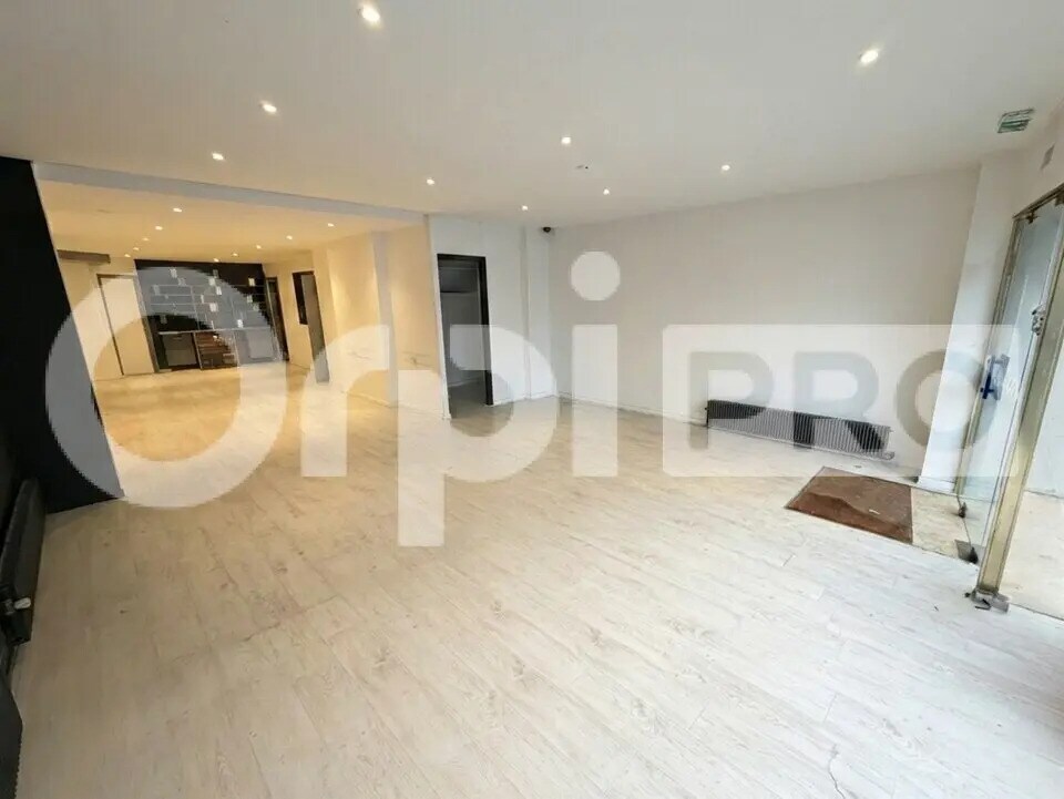 Retail in Juvisy-sur-Orge for sale Interior Photo- Image 1 of 10