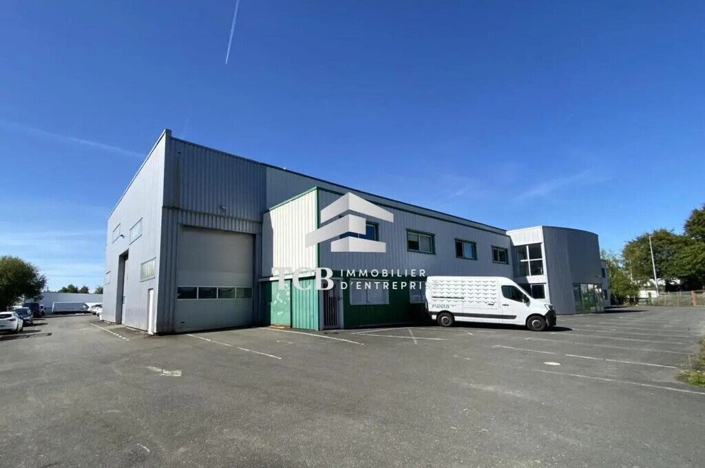 Location Local d'activités 794 m² à 916 m² - Photo 1